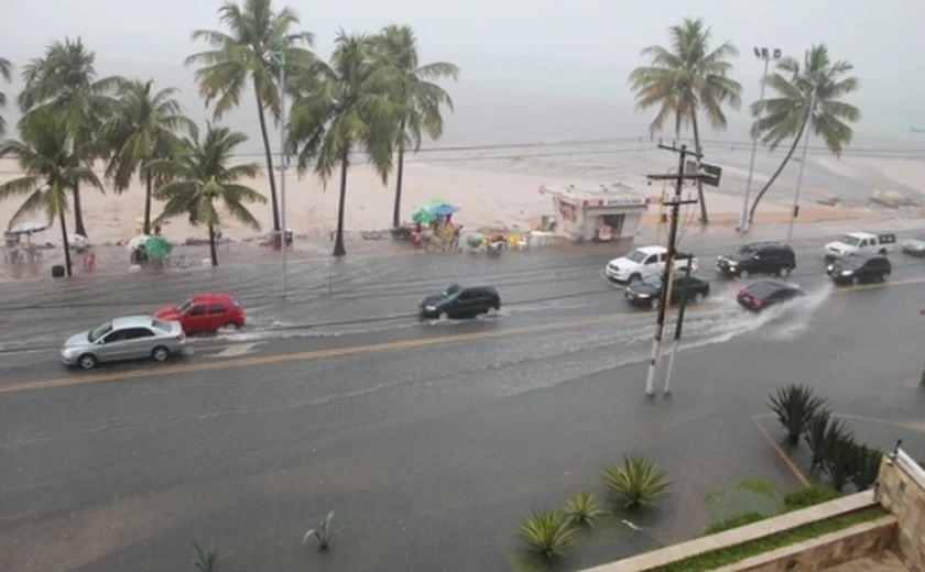 Chuvas devem continuar em Maceió e temperaturas devem variar entre 24°C e 33°C