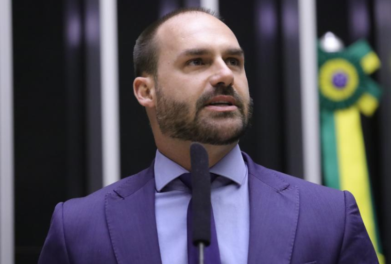 Eduardo Bolsonaro vai tentar excluir Barroso e Gilmar de sanções via “Magnitsky”