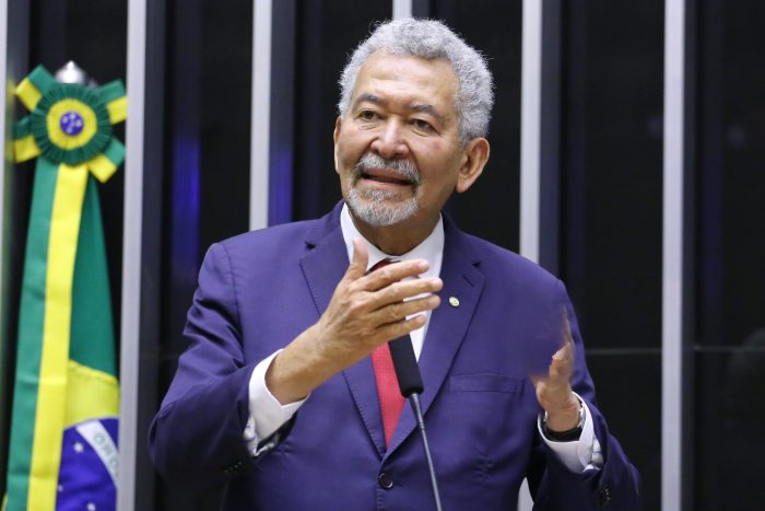 Paulão critica ingerência dos EUA e manifesta apoio a Moraes: “Soberania não se negocia”