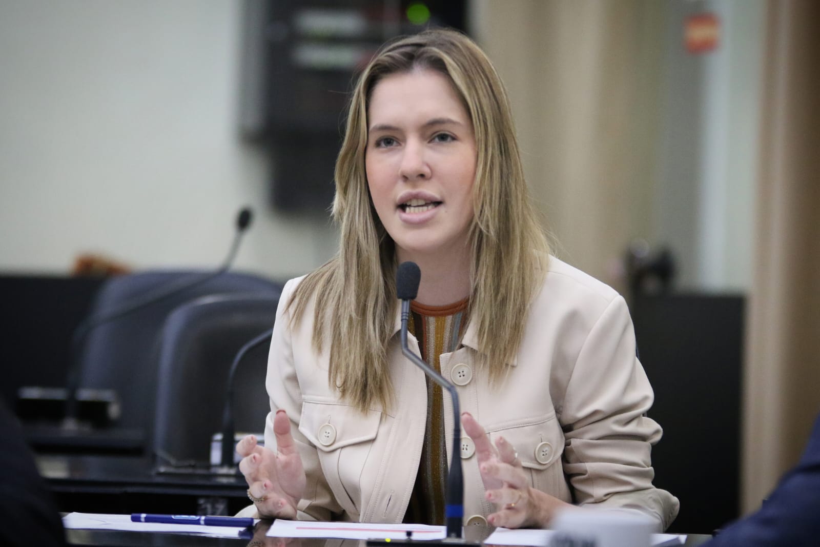 Cibele Moura repercute denúncia de pedofilia nas redes e defende projeto contra erotização infantil