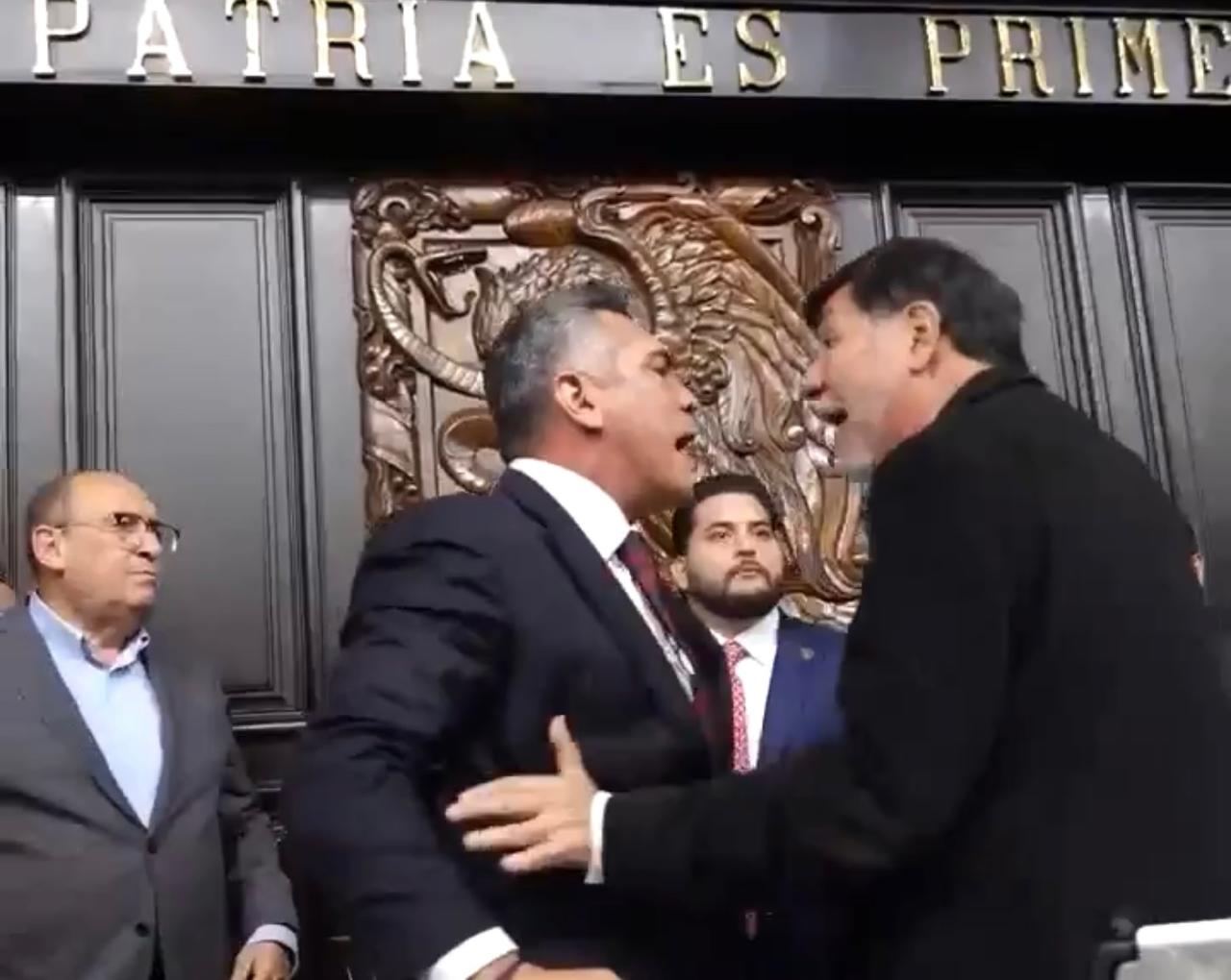 Debate no Senado mexicano termina em briga e agressões