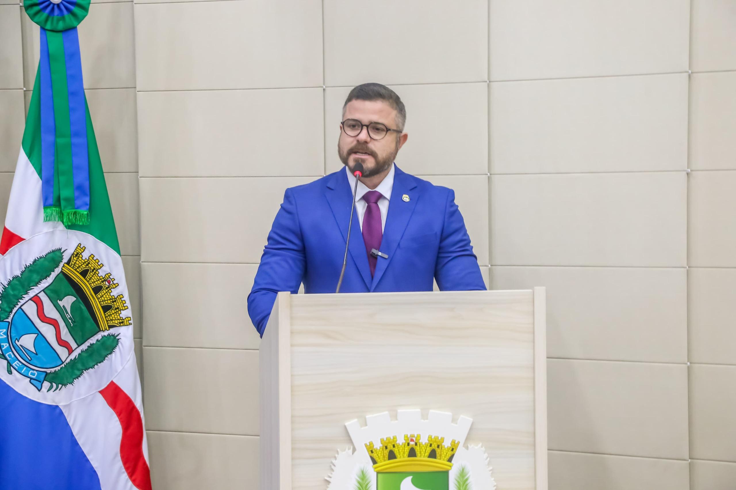 Thiago Prado solicita que Consultório na Rua disponibilize método contraceptivo para mulheres em situação de rua