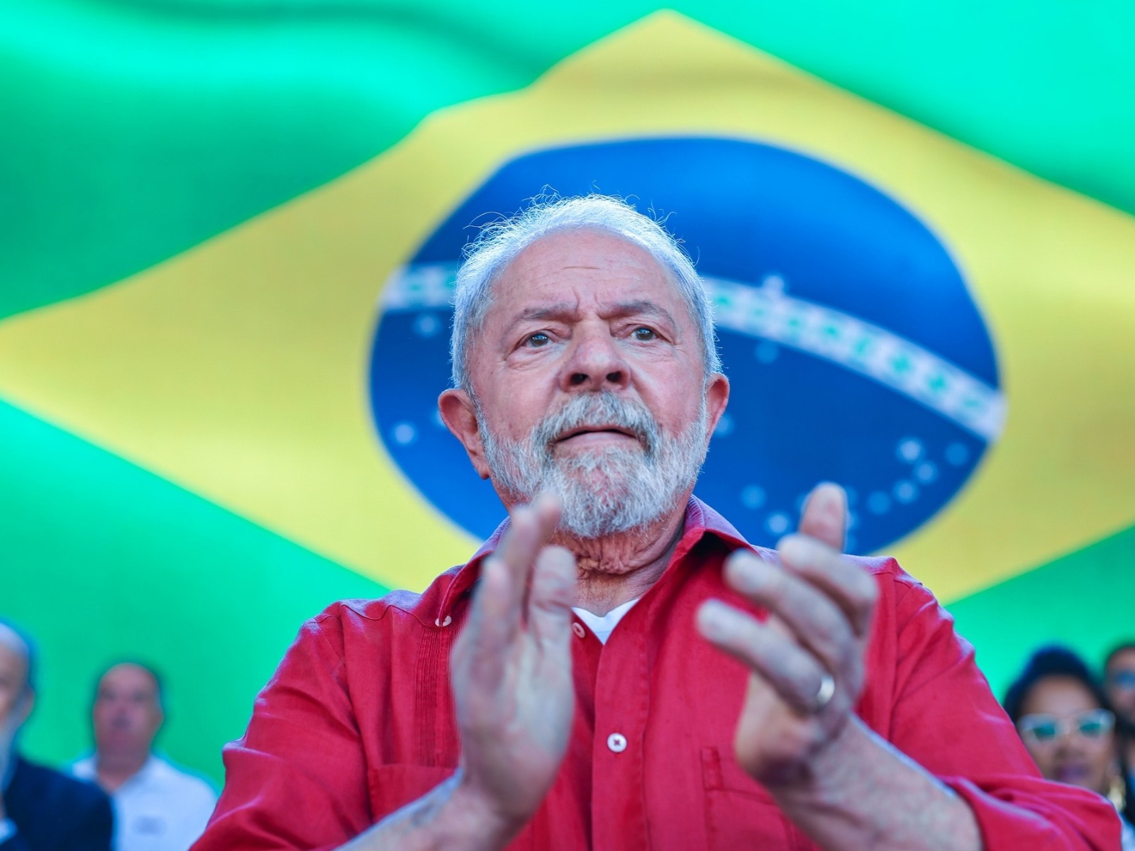 Governo quer priorizar combate a facções e Lula comemora operação contra PCC: “Maior resposta ao crime organizado”