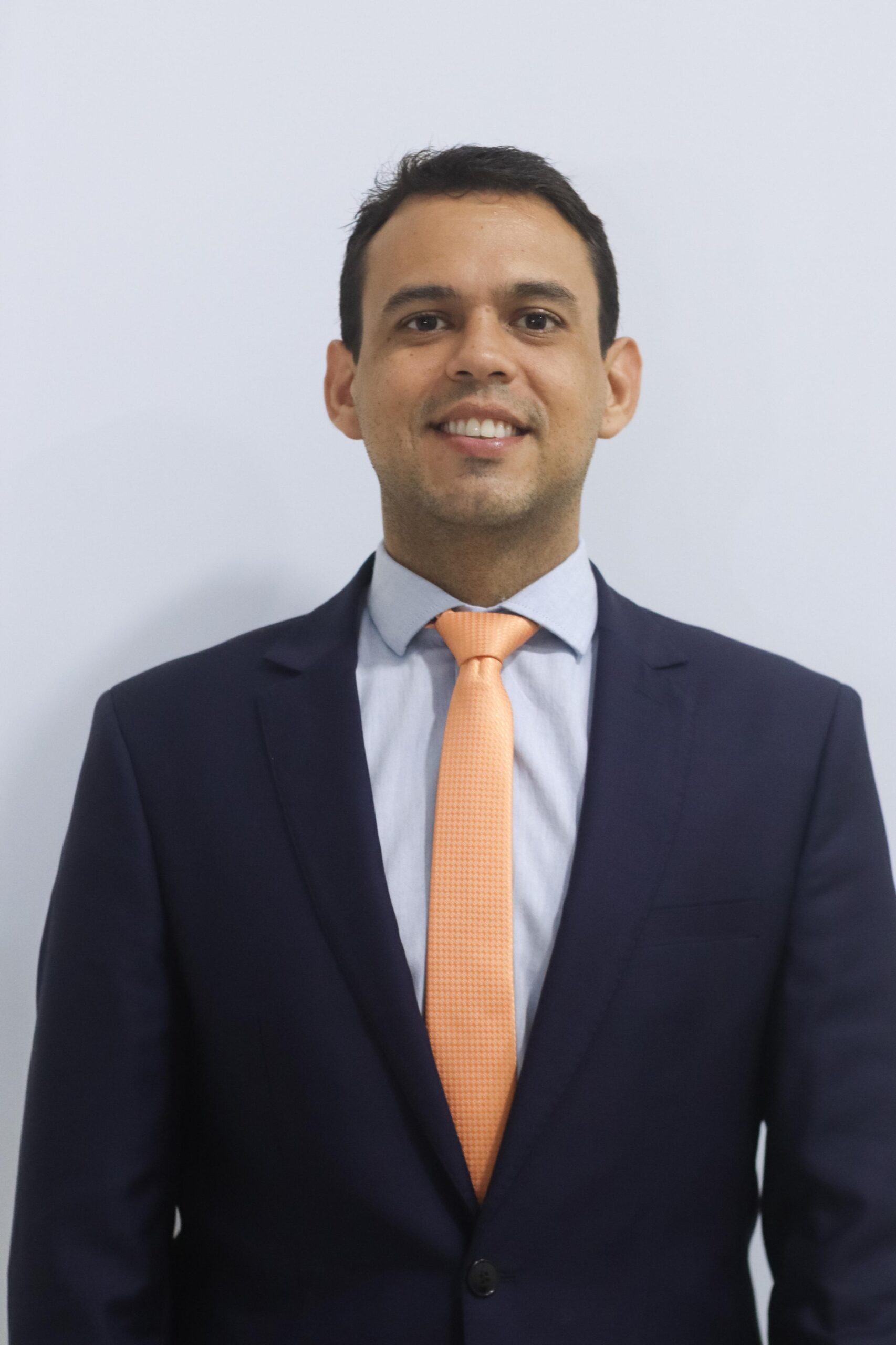 Advogado Fellipe Loureiro toma posse na Academia Brasileira de Direito Eleitoral e Político