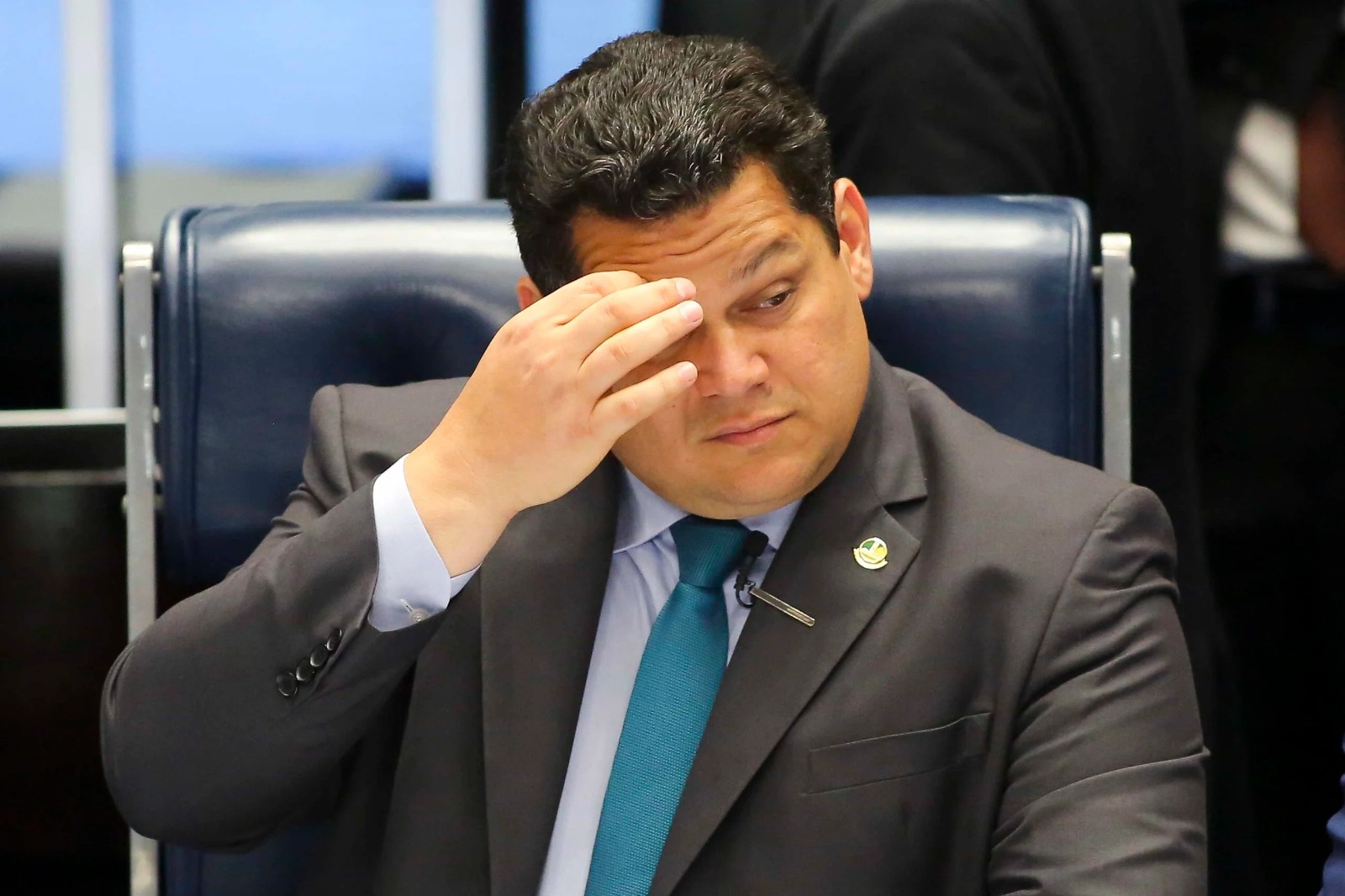 Mesmo com tentativas de Alcolumbre, projeto que altera Lei da Ficha Limpa empaca no Senado