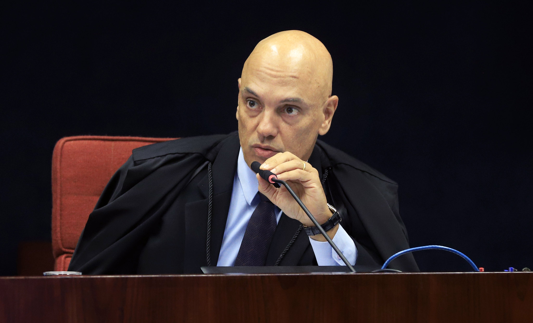 Tesouro dos EUA questiona bancos brasileiros sobre sanções a Alexandre de Moraes