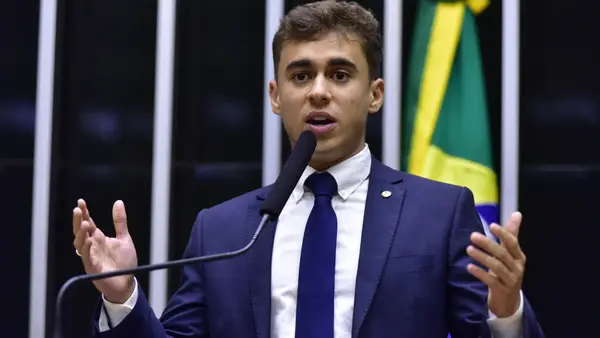 Nikolas Ferreira rebate pedido de prisão e acusa PT de perseguição