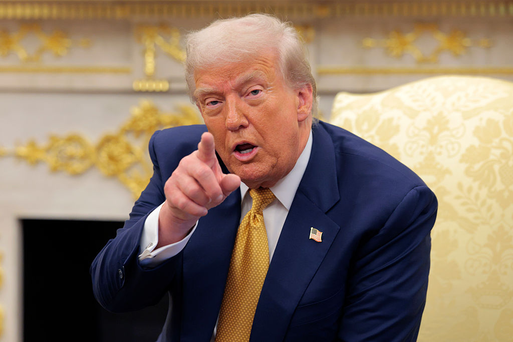 Tribunal dos EUA considera ilegais tarifas impostas por Trump, mas medidas seguem em vigor