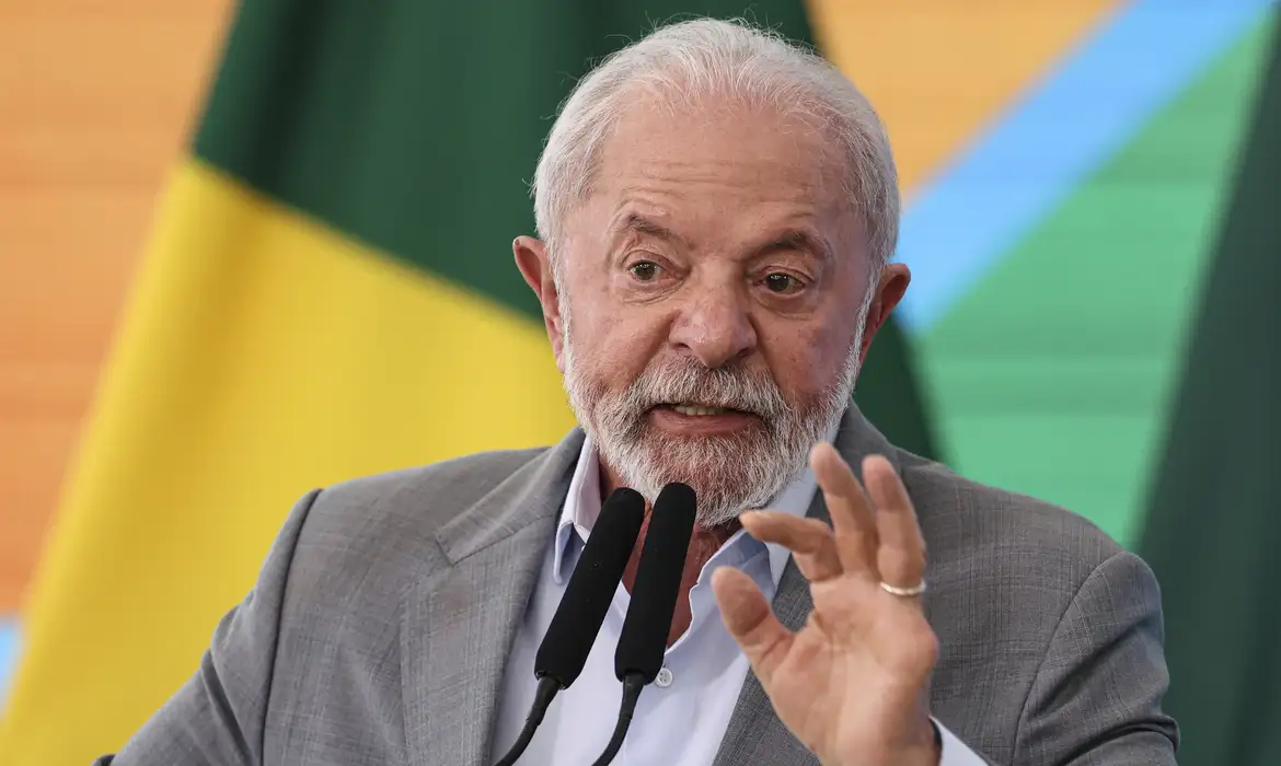 Lula diz que, se for candidato em 2026, será “para ganhar” e cobra estratégia do PT