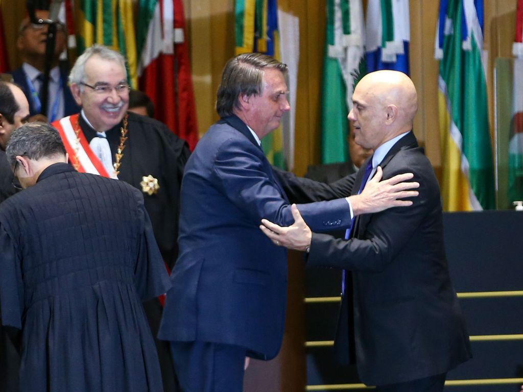 Em seu mandato como Deputado, Bolsonaro apresentou medida que dava poder ao STF para suspender redes sociais
