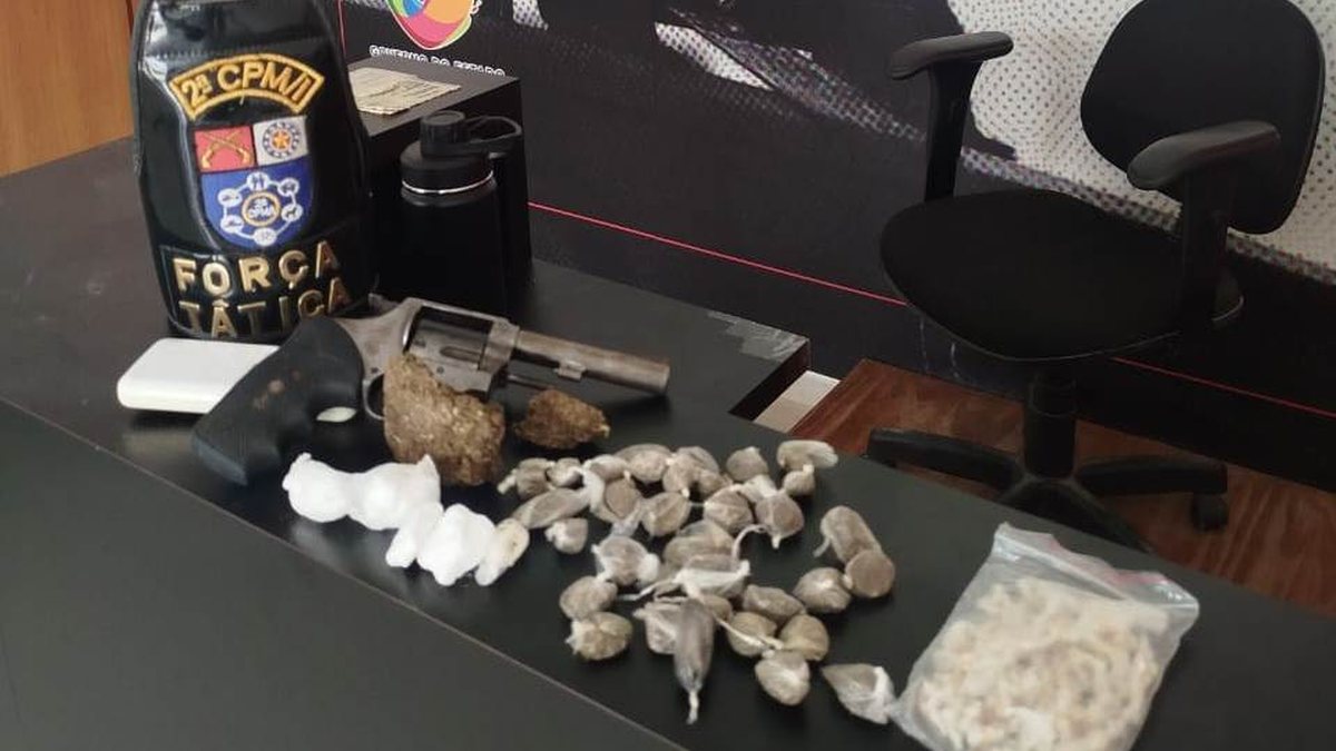 Suspeito de liderar o tráfico de drogas em Paripueira é preso com arma e drogas