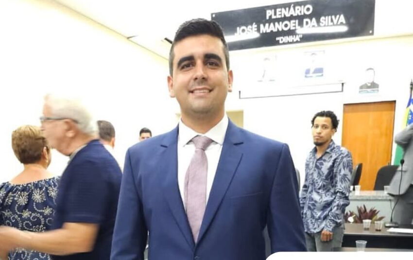 Vereador Júnior Fernandes cobra equilíbrio entre elogios e críticas na Câmara de Viçosa