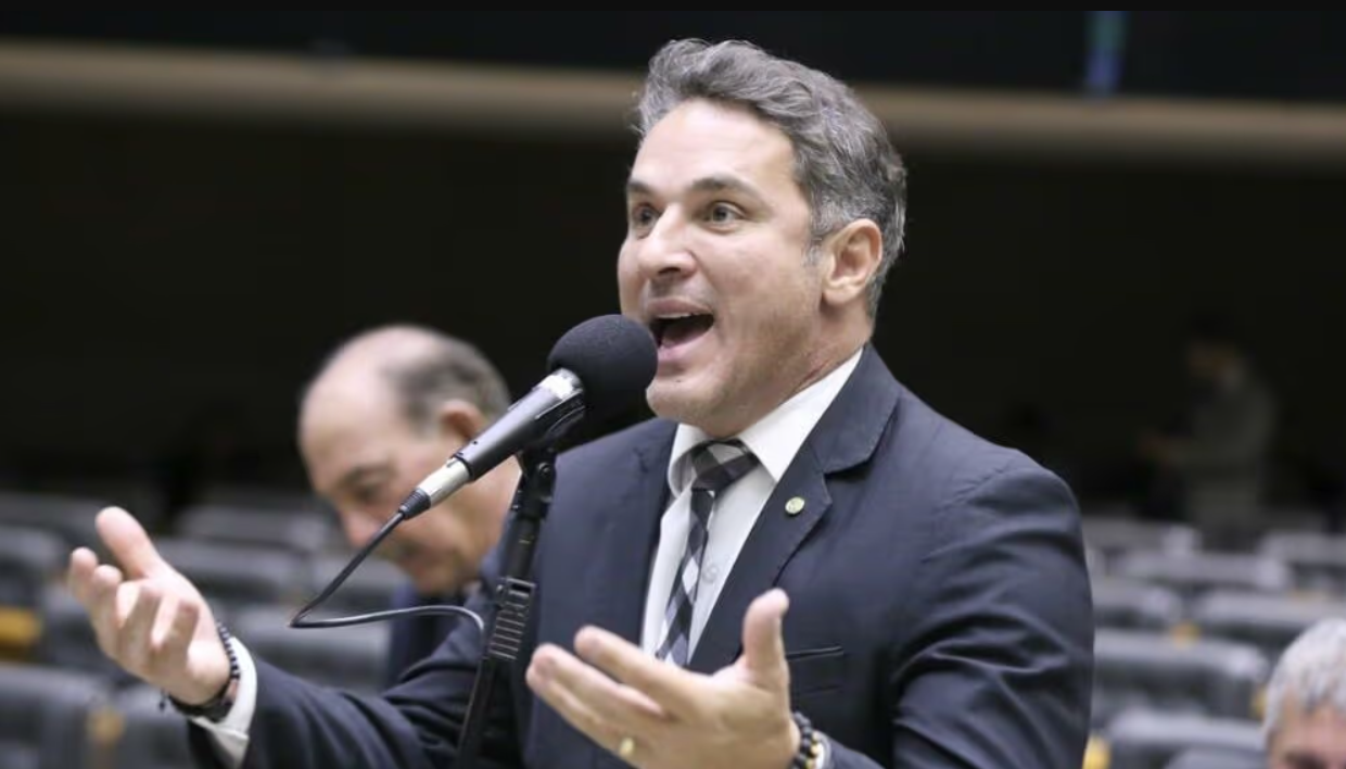 União Progressista rompe com governo e anuncia saída de ministros de Lula para apoiar anistia