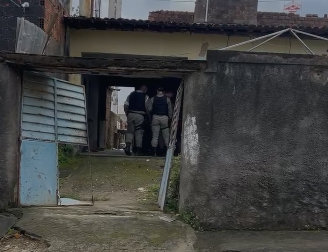 Polícia recupera sete motos furtadas e prende dois suspeitos no bairro do Feitosa