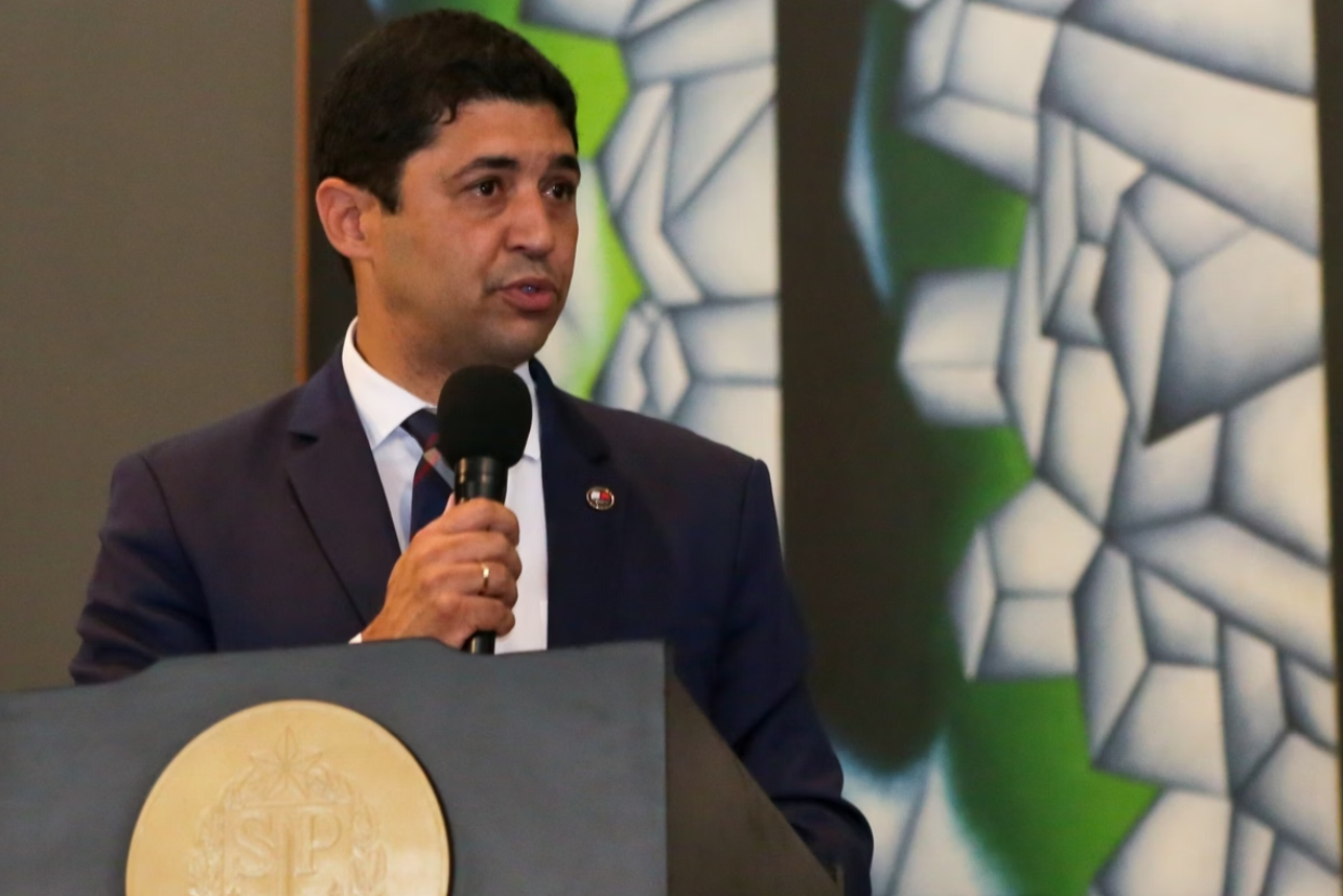 Deputado aciona STF para barrar indicação de ex-ministro de Bolsonaro ao TCE