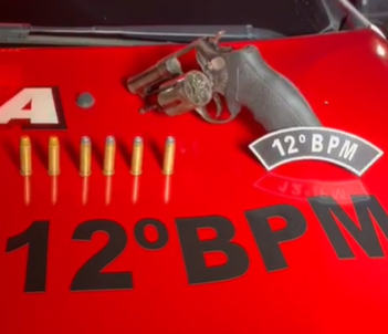 12º BPM prende homem com arma de fogo na Cidade Universitária