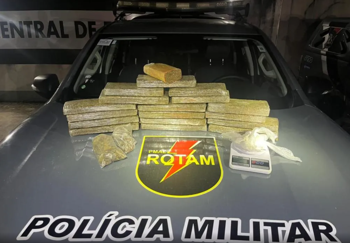 Mulher é presa em flagrante com quase 15 quilos de drogas na Levada