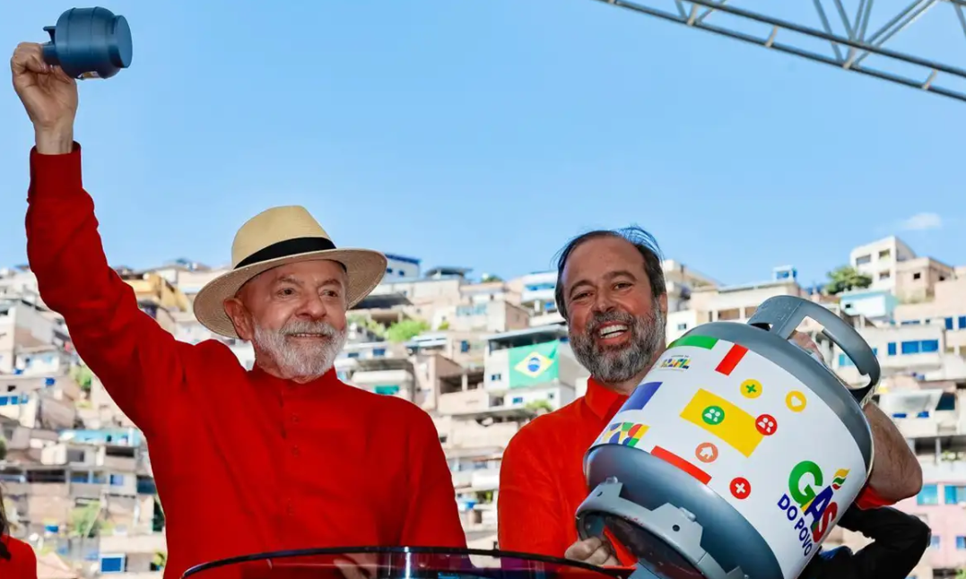 Depois de luz e gás, Lula prepara aumento do Bolsa Família e passe livre em ônibus visando reeleição