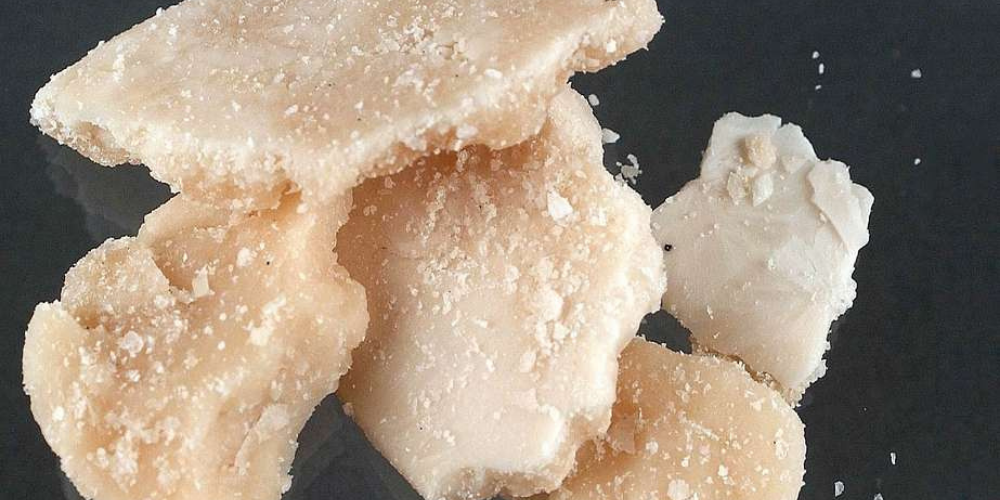 Mulher é presa com 200g de crack em van interceptada em Roteiro