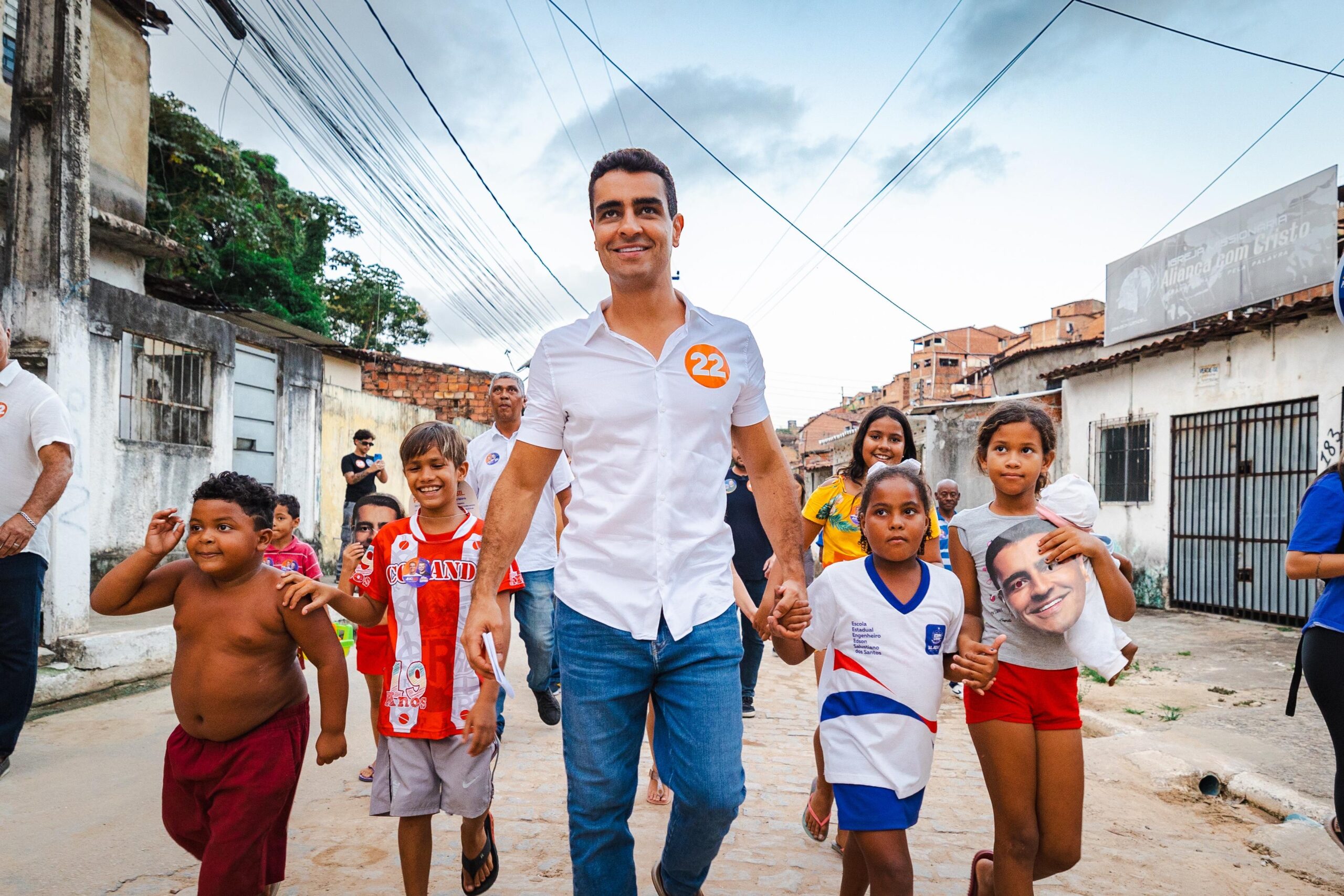 Pesquisa aponta ampla vantagem de JHC sobre Renan Filho em cenário para o Governo de Alagoas