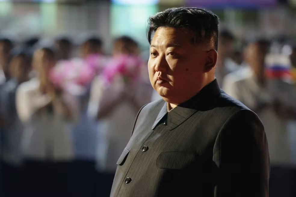 Equipe de Kim Jong-un remove vestígios após reunião com Putin