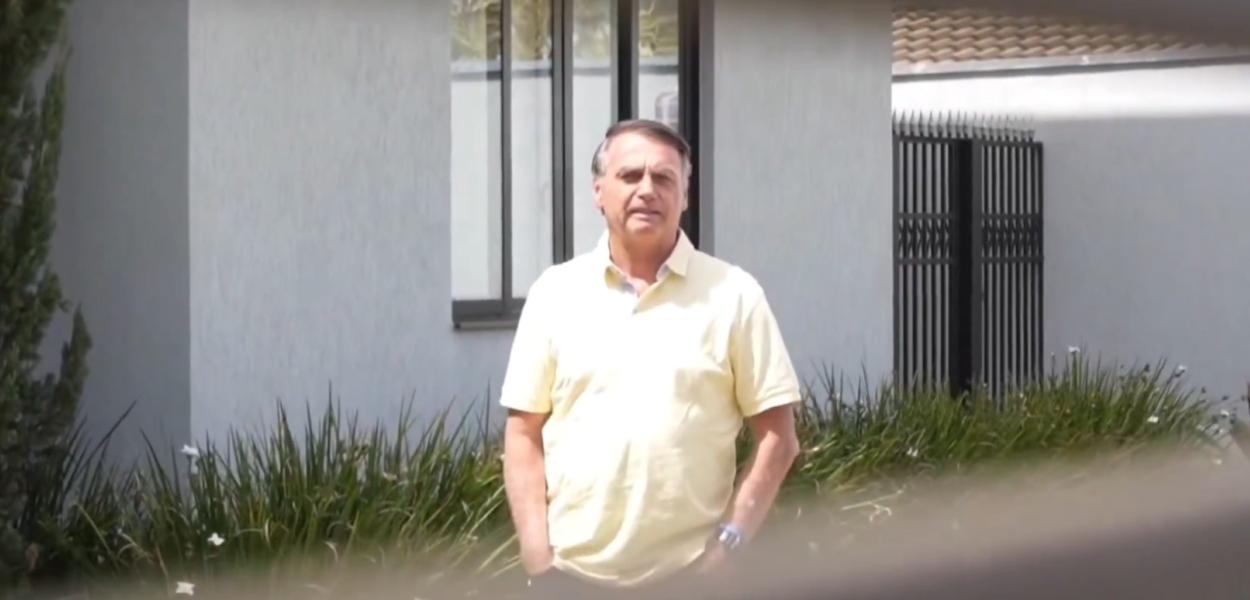 Bolsonaro ironiza fotógrafos após segundo dia de julgamento no STF