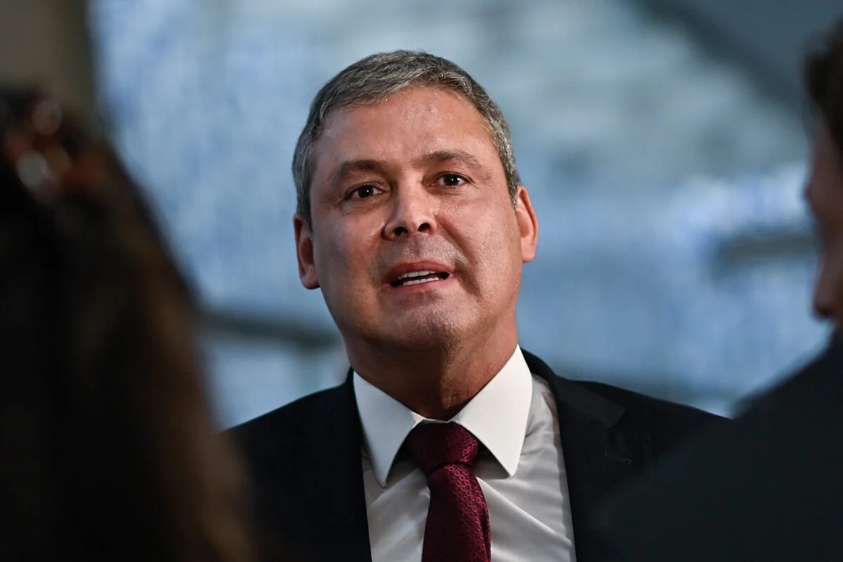Lindbergh Farias critica Tarcísio por fala sobre possível anistia a Bolsonaro