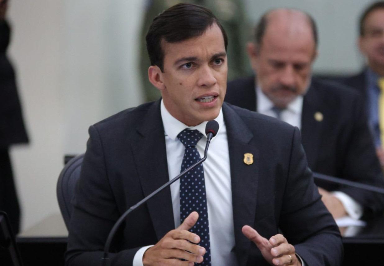 Pesquisa aponta deputado Delegado Leonam em 1º lugar para as eleições de 2026