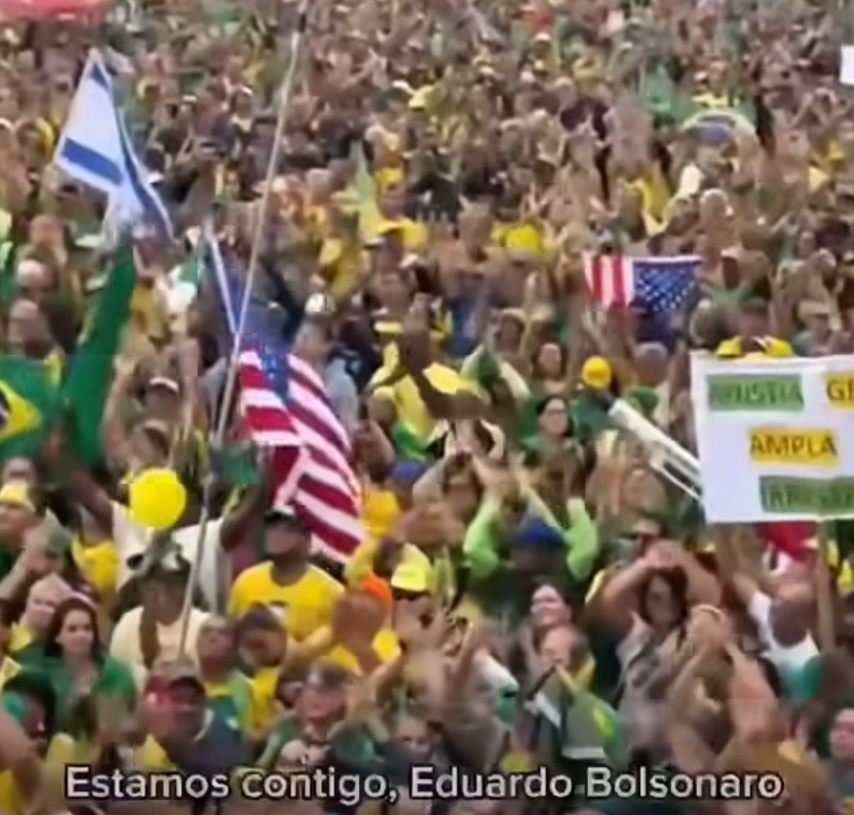 Eduardo Bolsonaro é ovacionado por apoiadores em ato do 7 de Setembro
