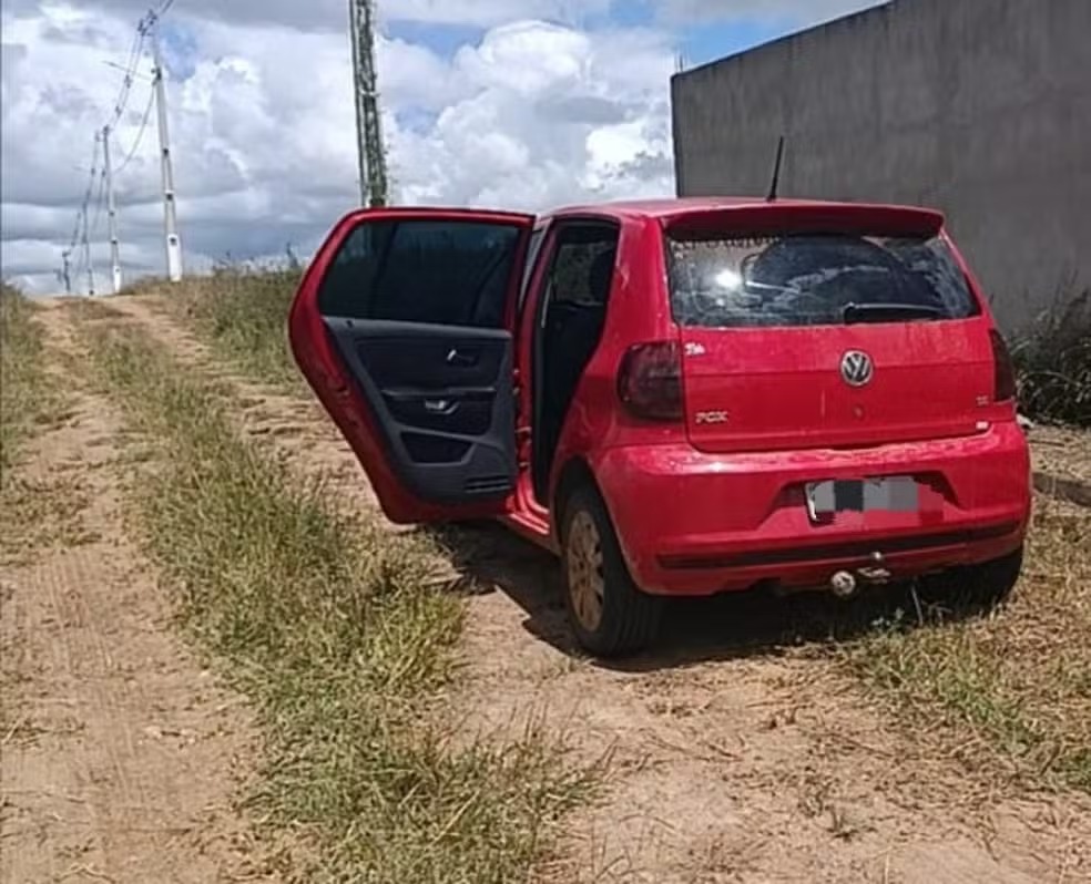Duas pessoas morrem intoxicadas após inalar gases acidentalmente dentro de carro em Igaci