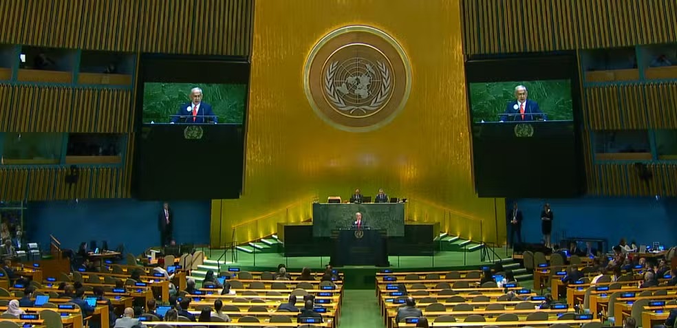 Delegações de países deixam plenário da ONU após primeiro-minístro de Israel começar a discursar