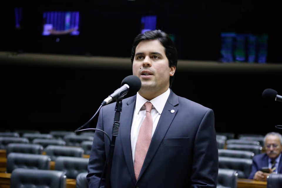 Ministro do Esporte reafirma apoio a Lula para 2026, apesar de decisão do PP