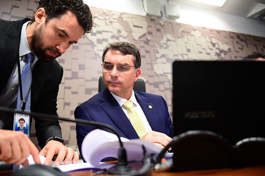 Oposição deve pedir suspensão do julgamento de Bolsonaro após denúncia de ex-assessor de Moraes
