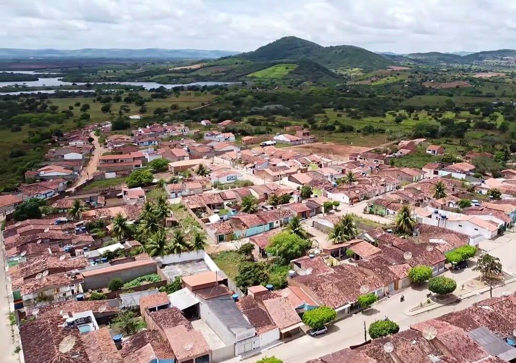 Mulher sofre tentativa de estupro em casa e escapa com ajuda do filho