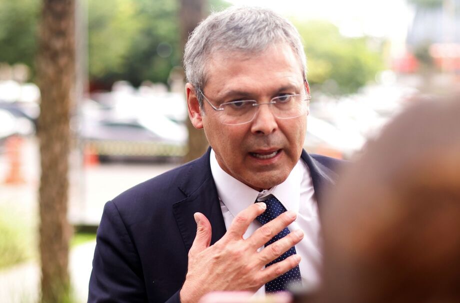 Lindbergh Farias critica ameaças dos EUA e fala em “ataque à soberania do Brasil”