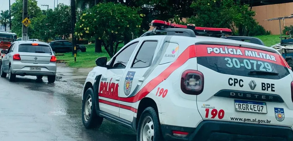 Pai faz ameaças a aluno por suposto bullying com sua filha na escola, em Arapiraca