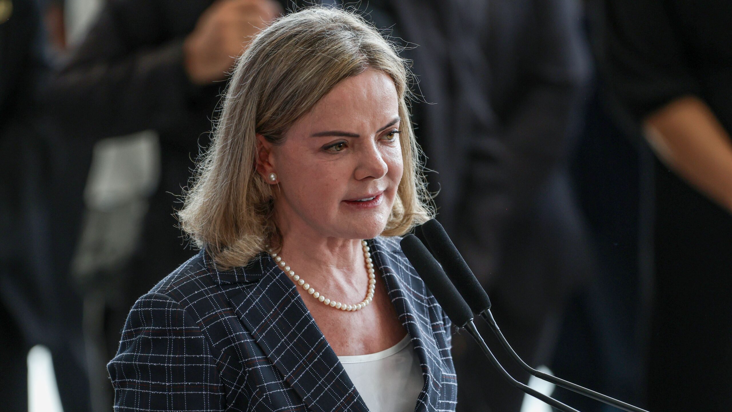 Gelise acusa governadores de direita de quererem submeter o Brasil a interesses dos EUA