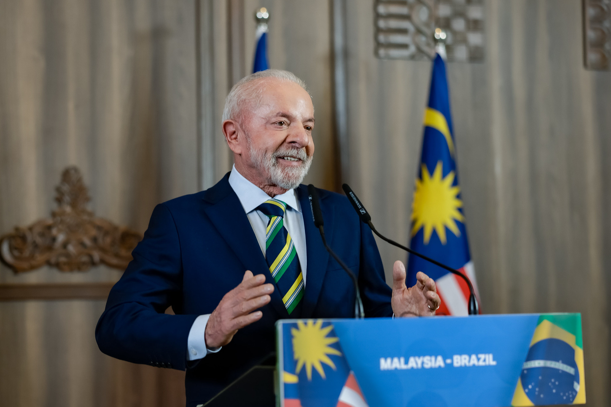 Lula diz que Bolsonaro ‘faz parte do passado’ em diálogo com Trump: “Sabe que rei morto, rei posto”