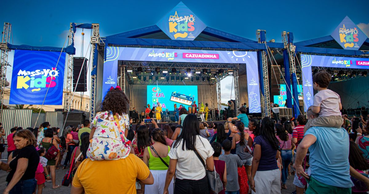Banda Cazuadinha se apresenta em show da Prefeitura de Maceió pelo mês das Crianças