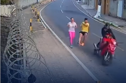 Corredor é atropelado por moto e motorista foge sem prestar socorro