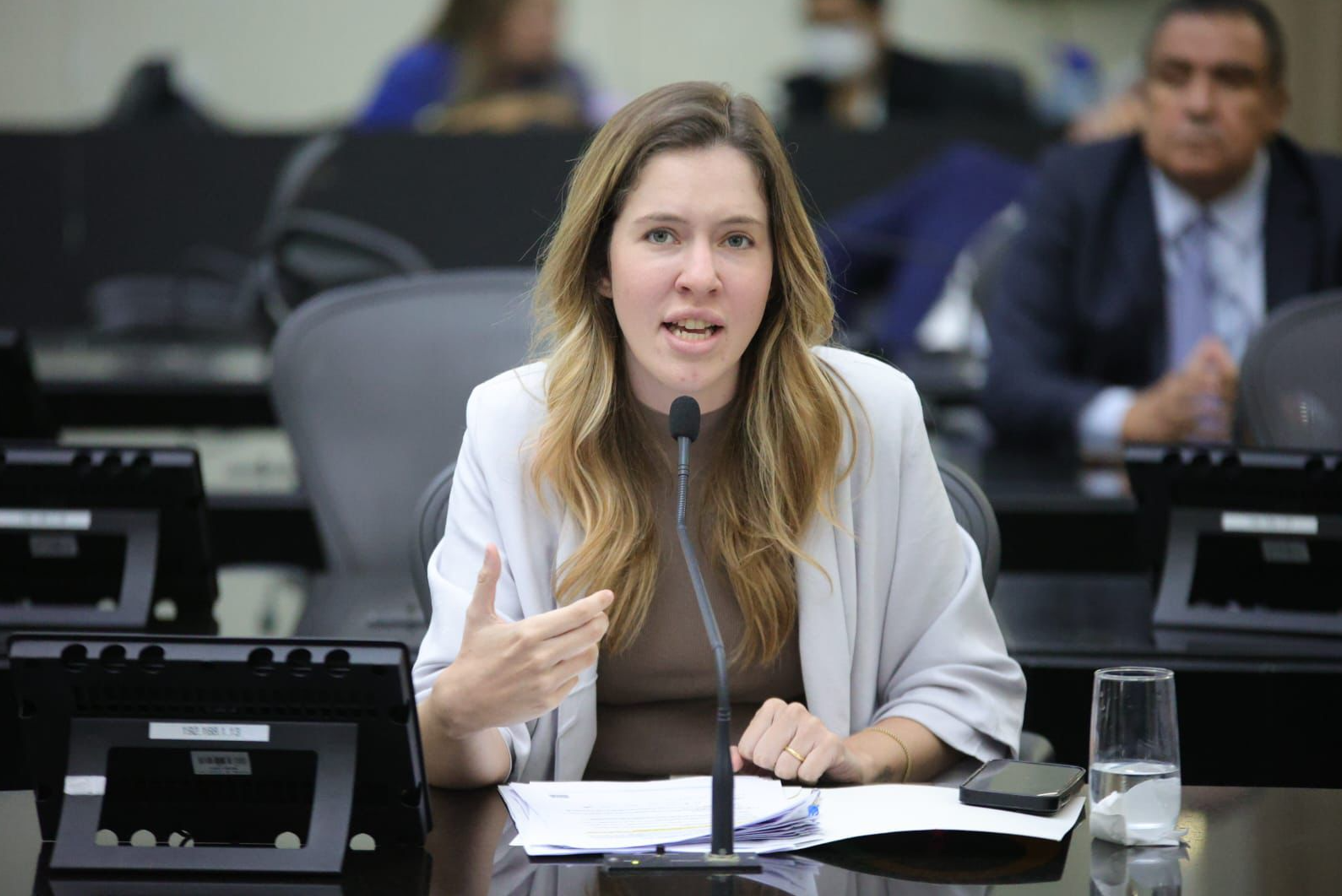 Cibele Moura repudia ato de intolerância religiosa e defende respeito à fé e à liberdade de crença