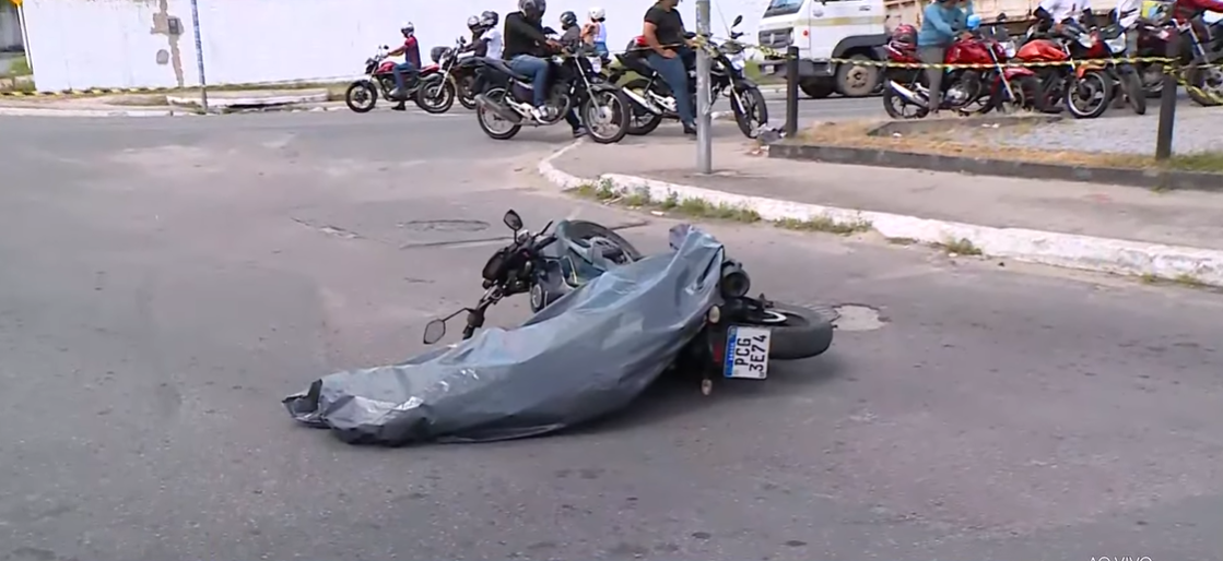 Jovem é assassinado na garupa de moto no bairro Cidade Universitária na manhã desta segunda-feira (27)