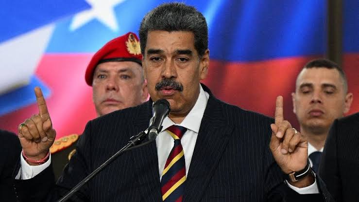 Maduro pede “paz, por favor” após ameaça de Trump contra cartéis na América Latina