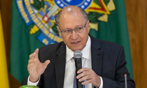 Alckmin entra na onda dos memes e parabeniza Lula pelos 80 anos com bom humor