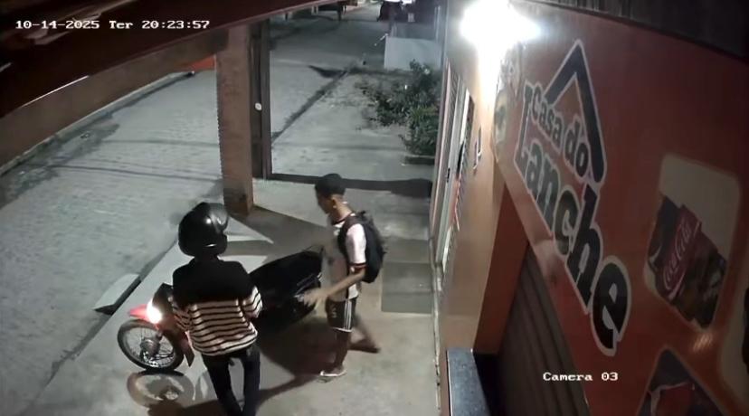 Dupla rouba moto de entregador de lanches na zona rural de Limoeiro de Anadia