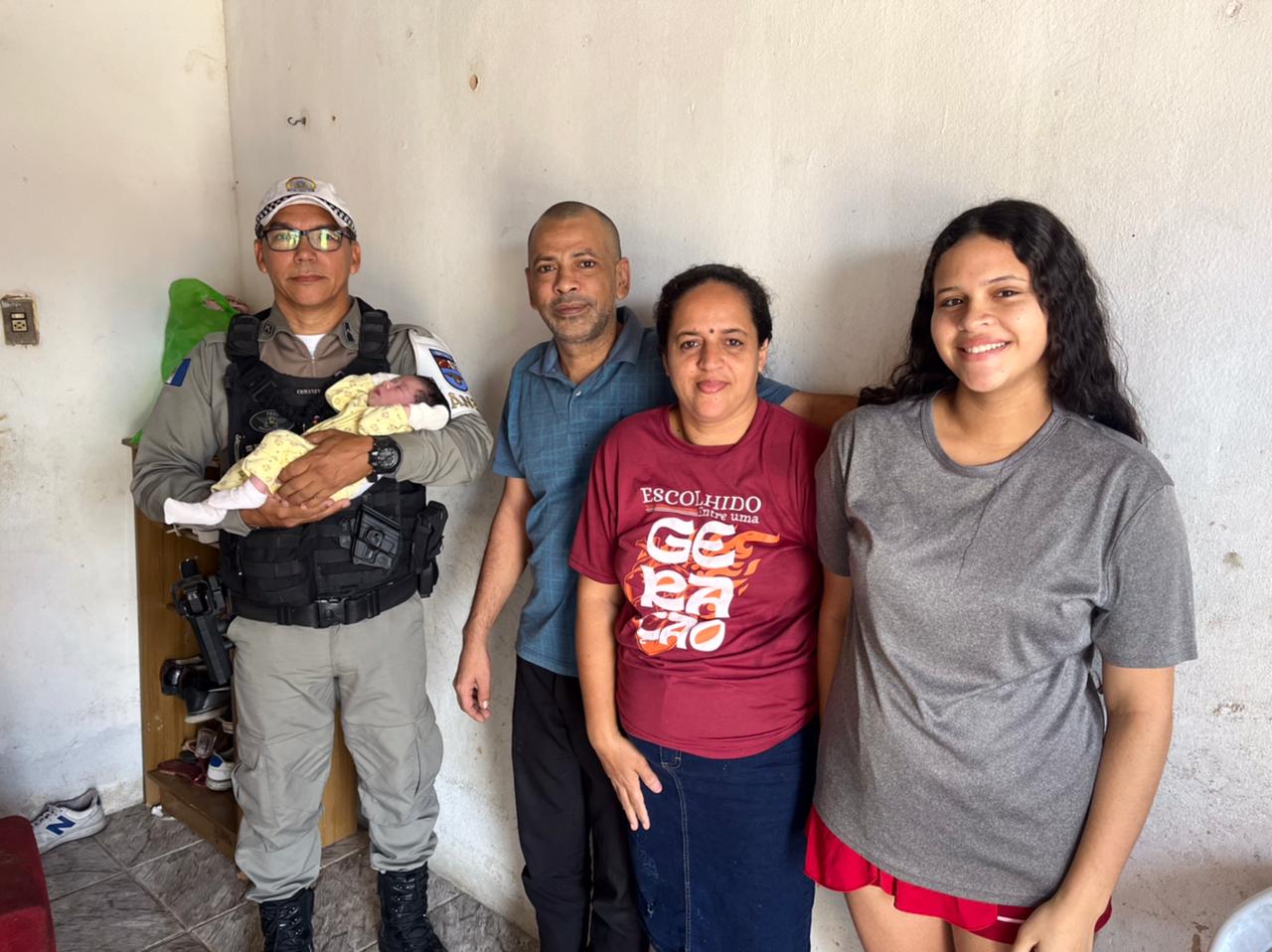 Guarnição do BPTran salva bebê de 12 dias engasgado com leite materno no bairro do Clima Bom