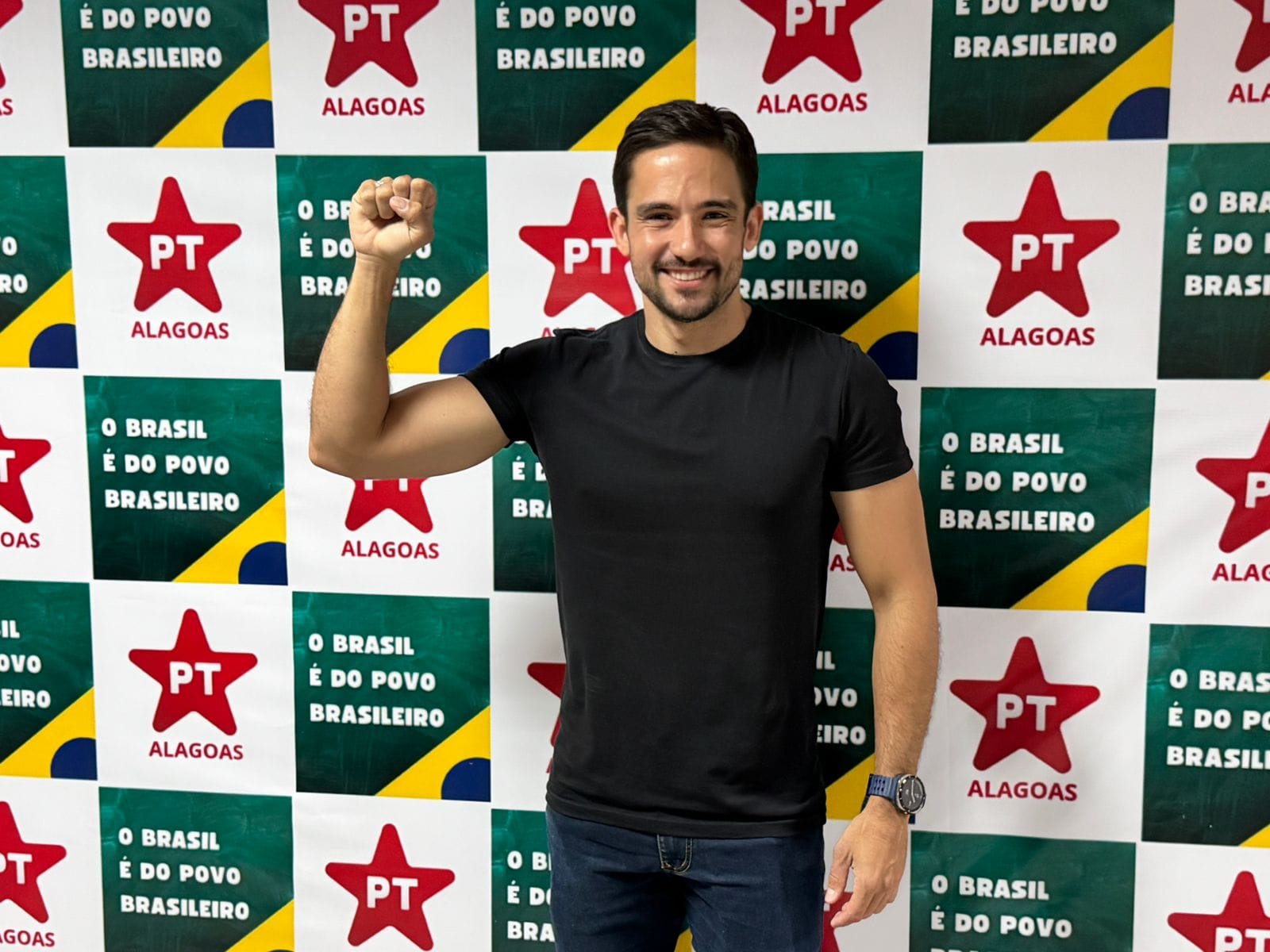 Cauê Castro celebra avanço histórico: avião ultrapassa ônibus nas viagens pessoais no Brasil