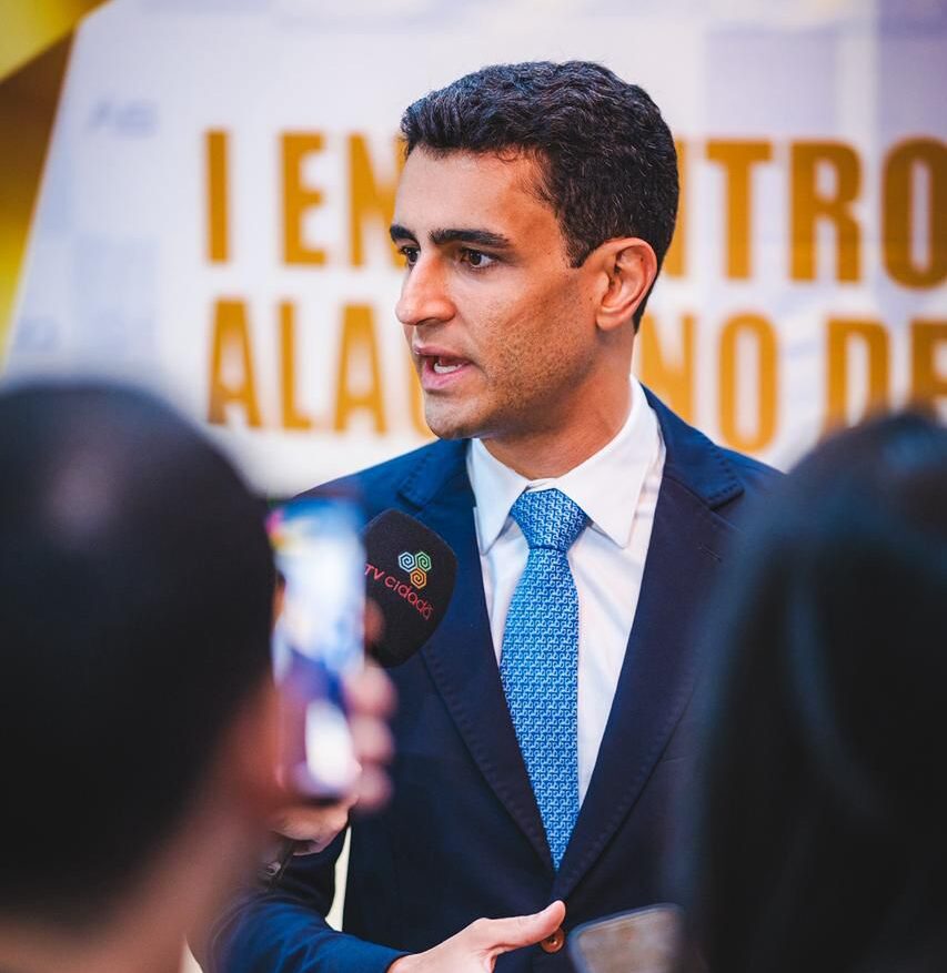 Paraná Pesquisas: JHC lidera com 46,3%, à frente de Renan Filho em Alagoas