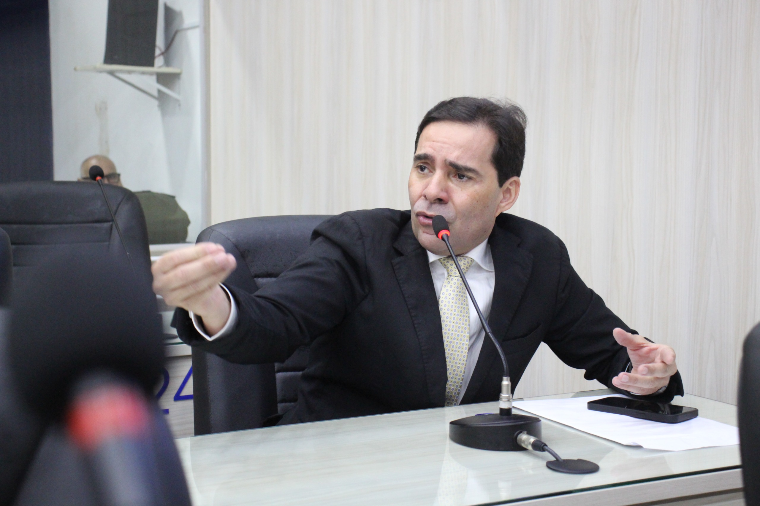 Kelmann cobra criação de comissão especial para fiscalizar equipamentos públicos estaduais após denúncias de caos na saúde em Maceió