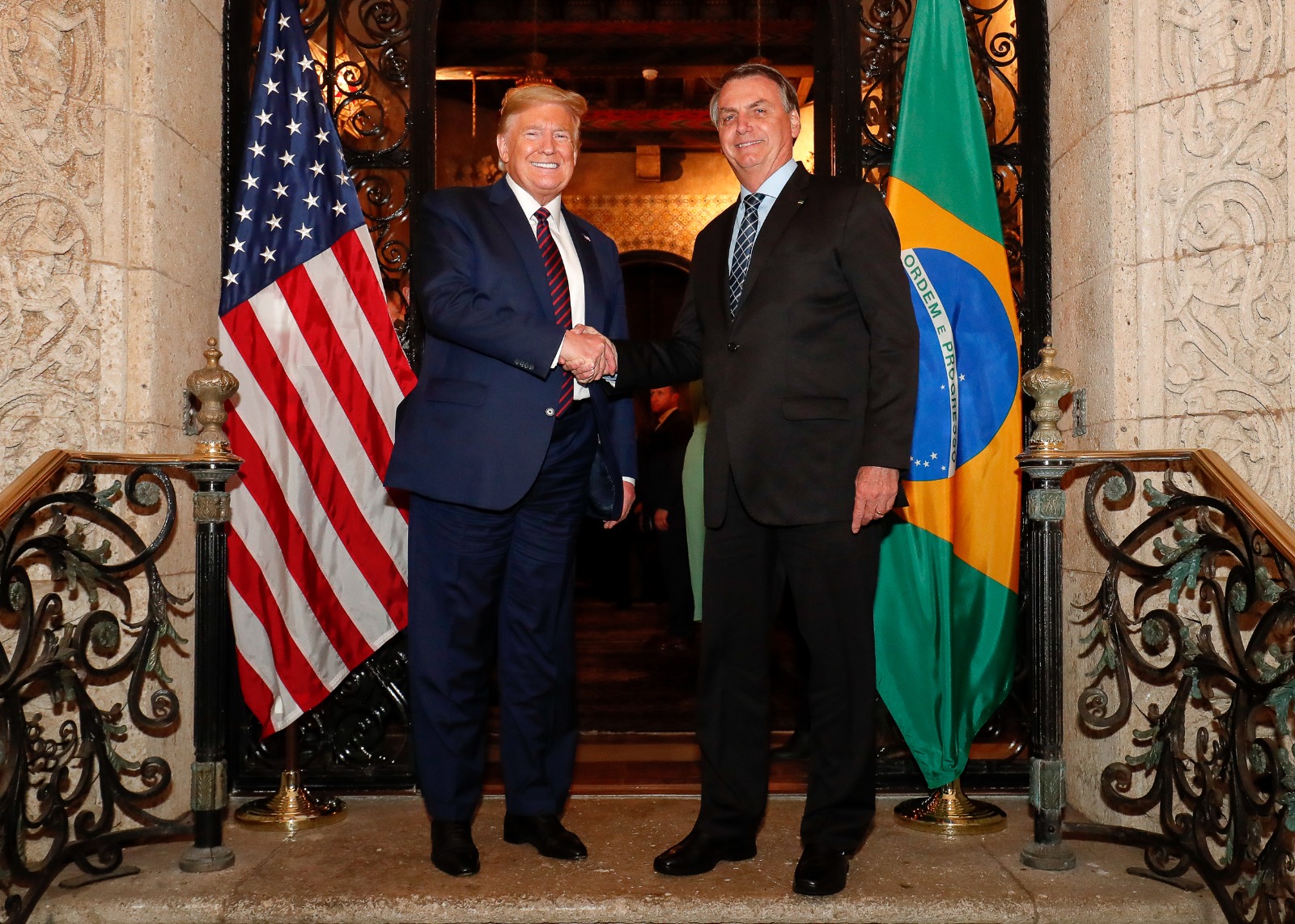 Trump se manifesta sobre Bolsonaro antes de reunião com Lula sobre tarifas